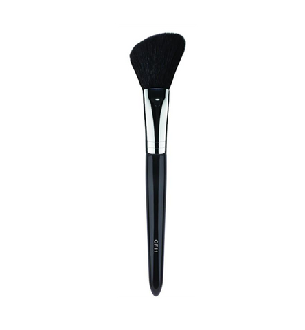 This QF11 angled blush brush was designed to be an effective too to apply blush and contour. Use the fluffy and full side of this brush to apply blush onto the apples of the cheeks and the angled side to apply and blend contour into the hallows of the cheeks, on the jawline, and around the perimeter of the hair line.